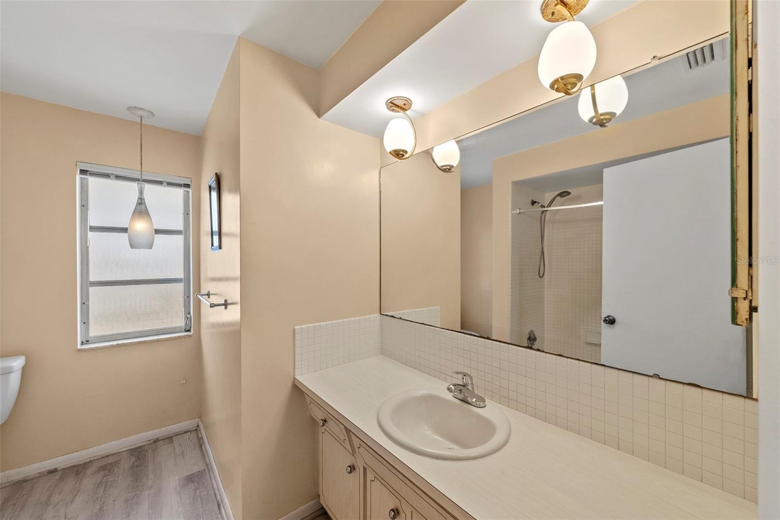 Image 15 of 40 For 1413 Embassy Drive