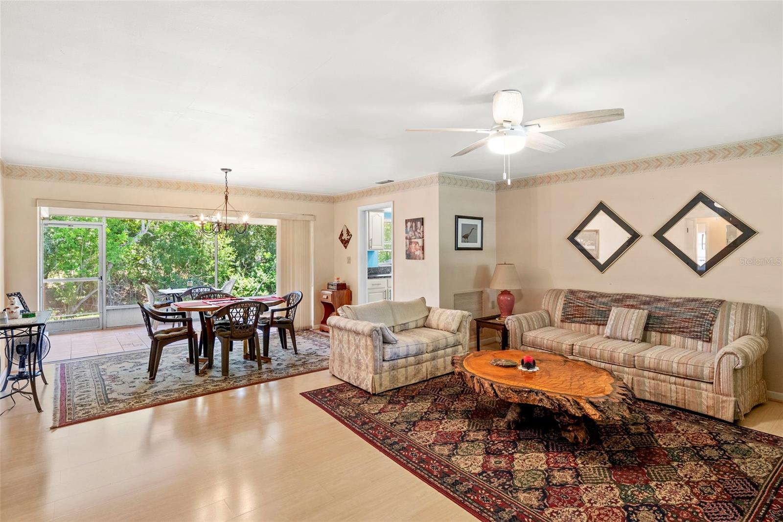 Image 8 of 40 For 1413 Embassy Drive