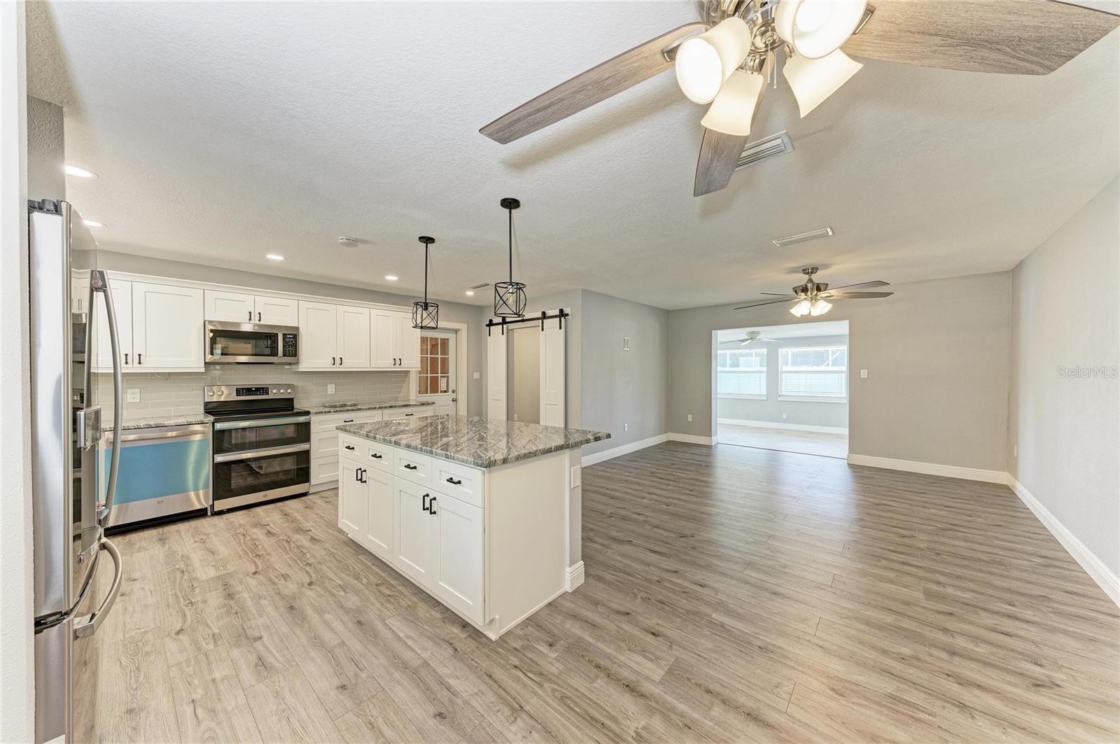 Image 11 of 43 For 2401 10th Street W