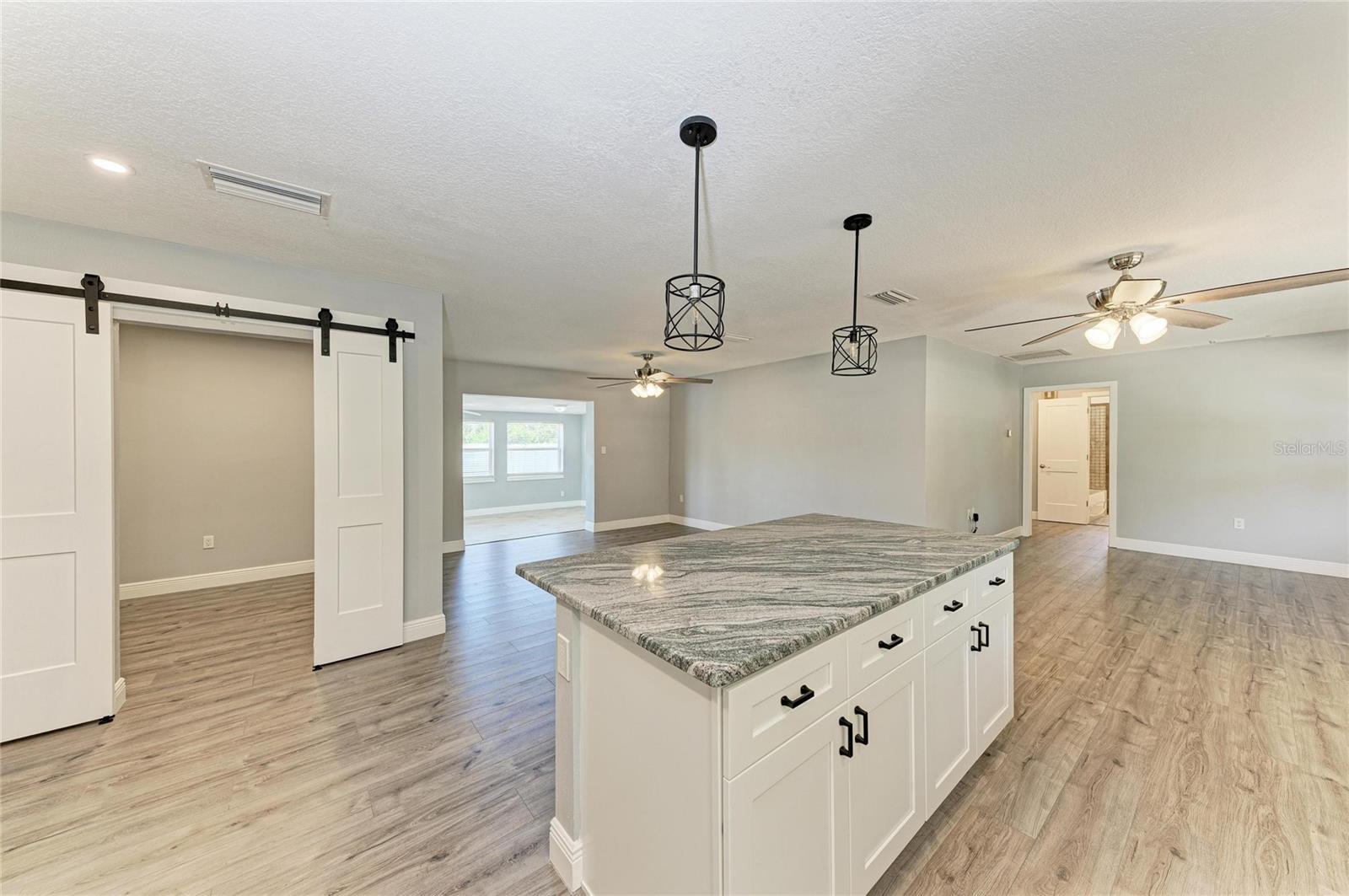 Image 13 of 43 For 2401 10th Street W