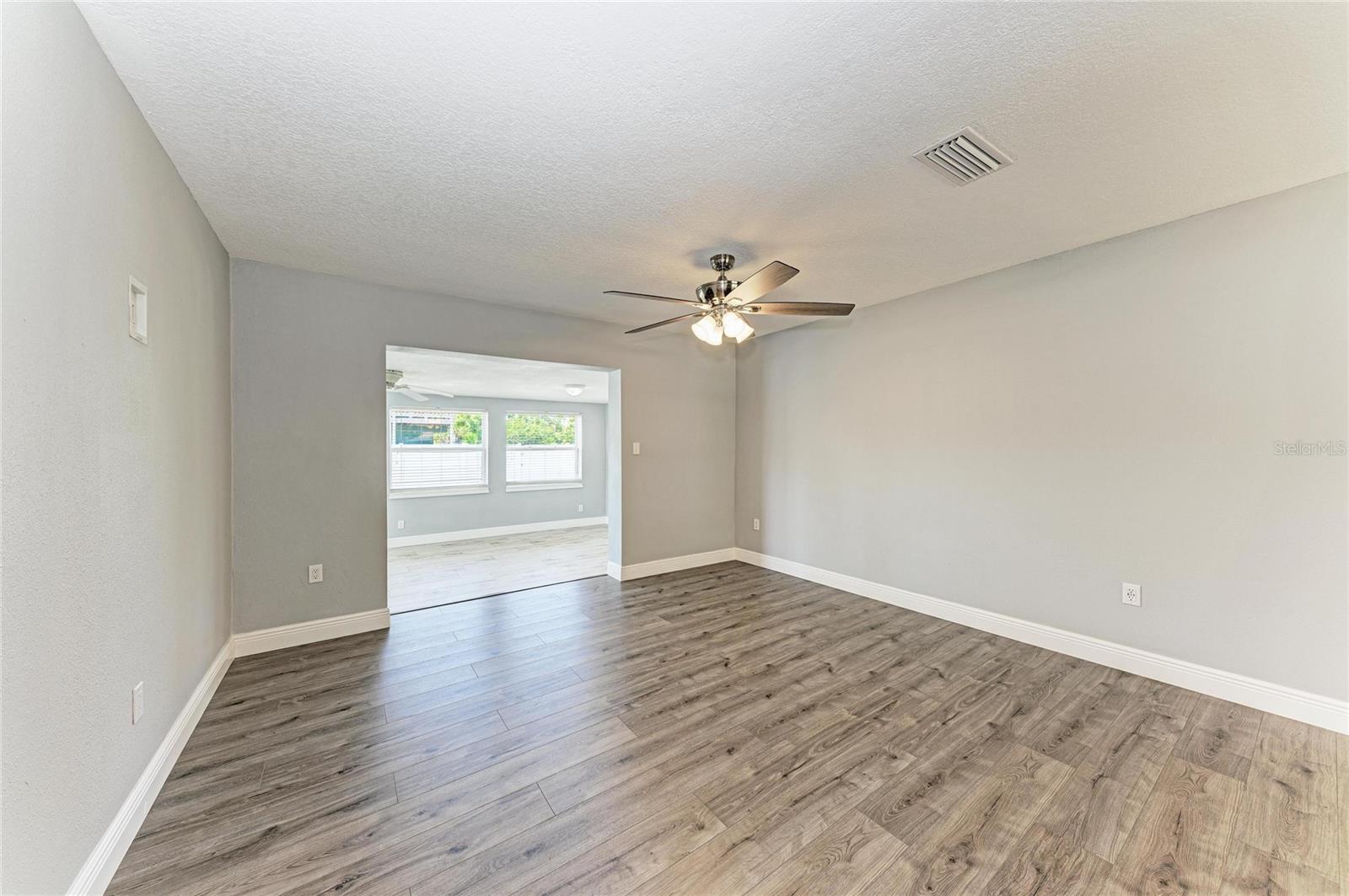 Image 19 of 43 For 2401 10th Street W