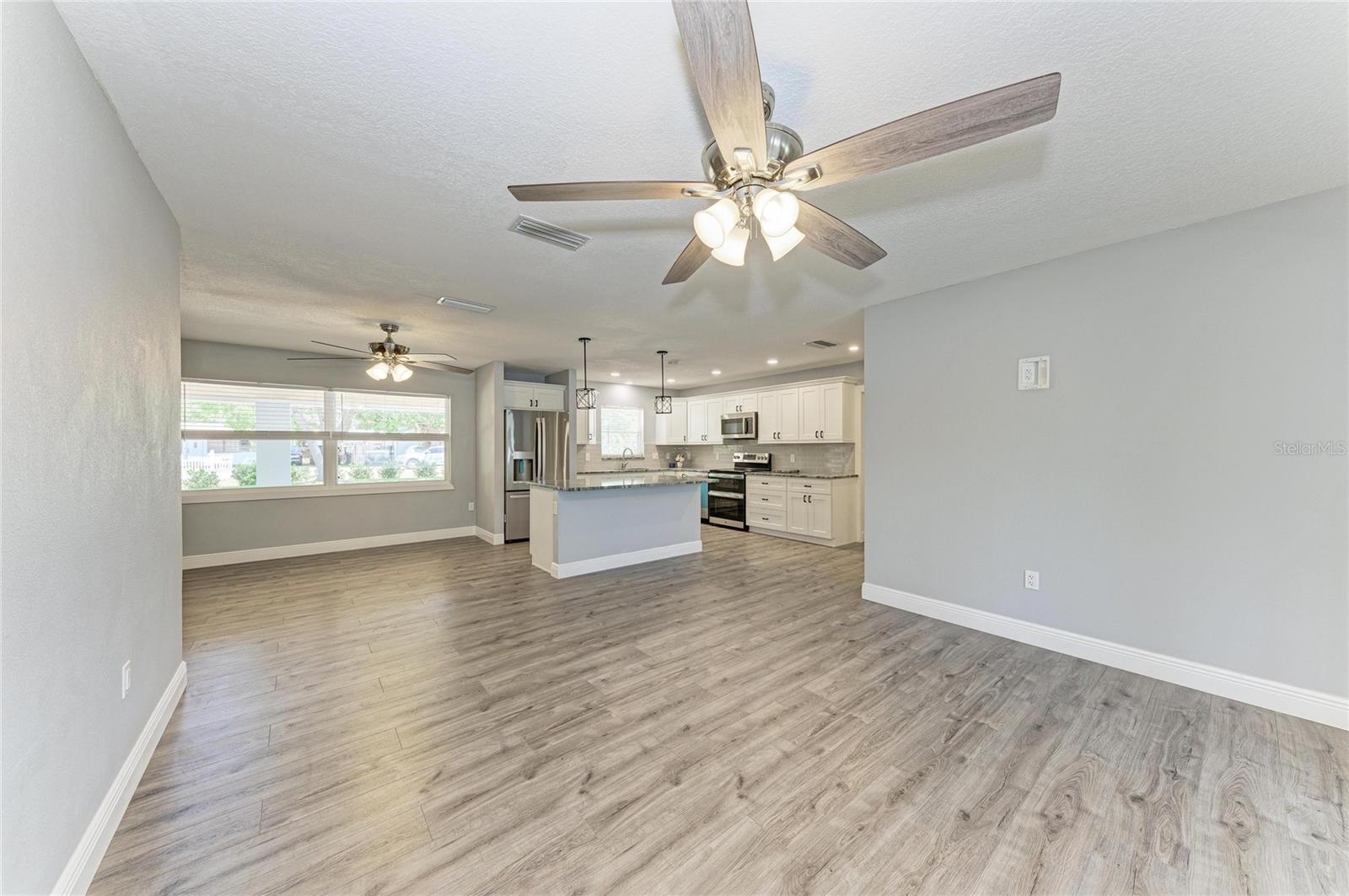 Image 21 of 43 For 2401 10th Street W