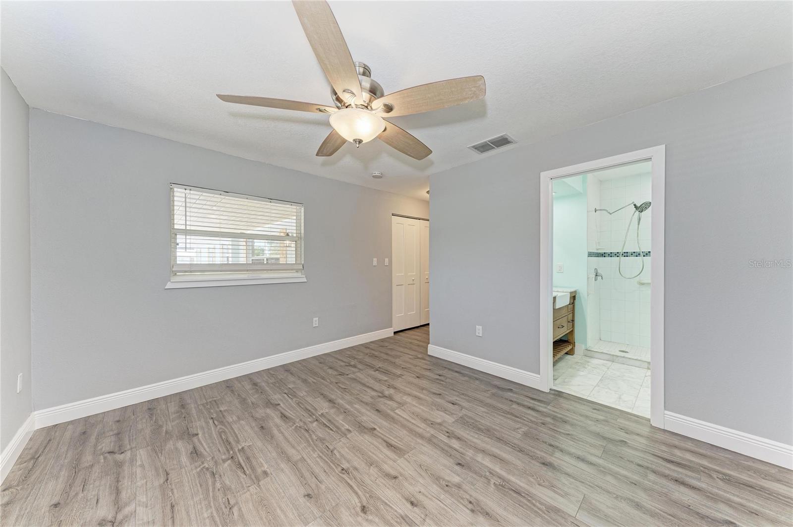 Image 24 of 43 For 2401 10th Street W