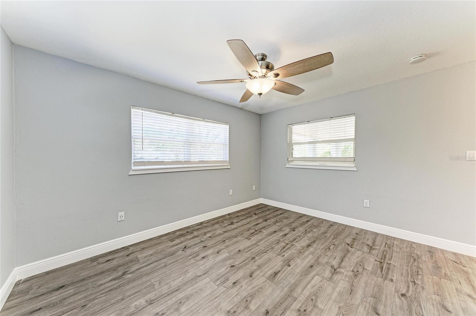 Image 25 of 43 For 2401 10th Street W