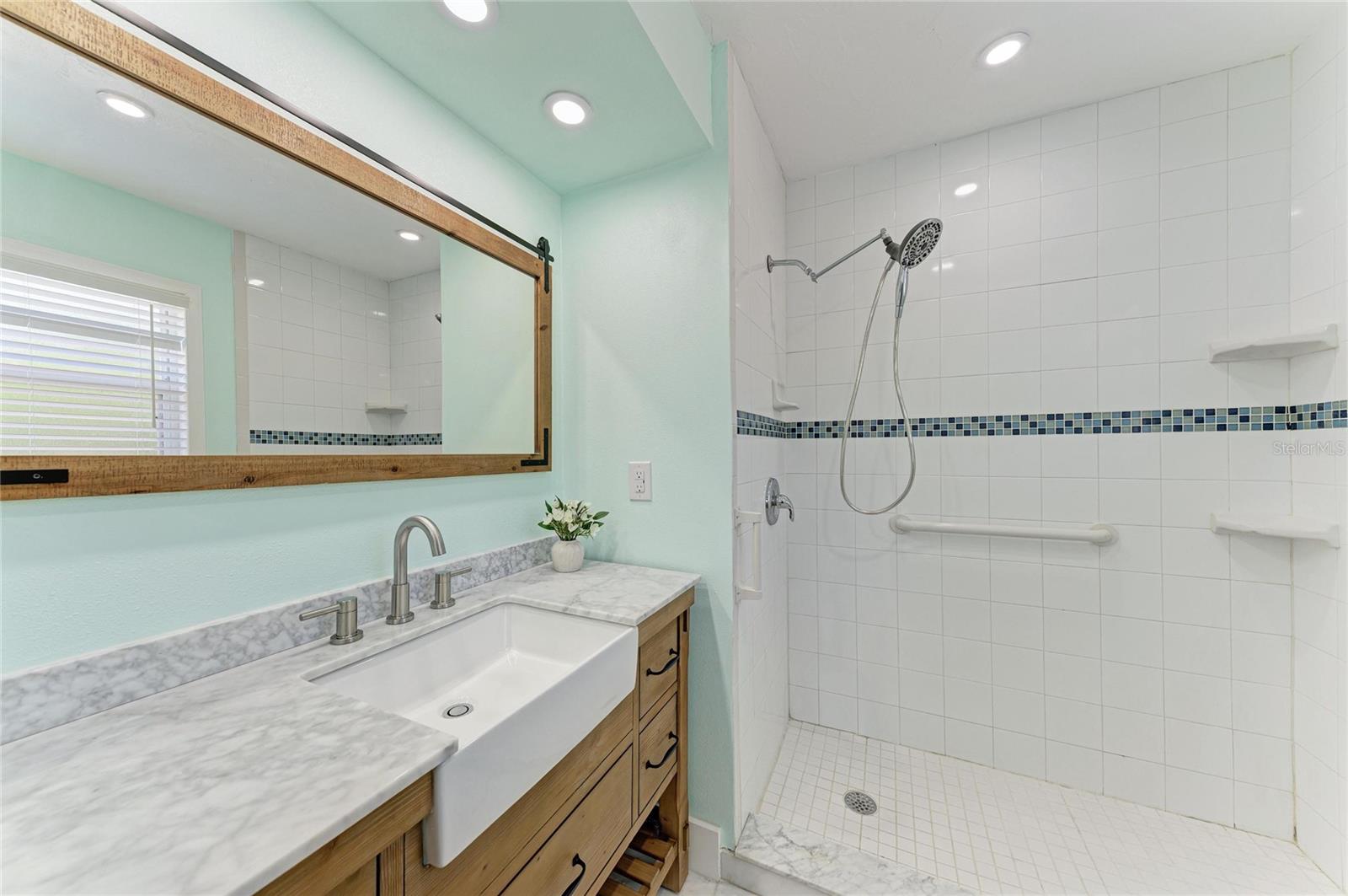 Image 26 of 43 For 2401 10th Street W