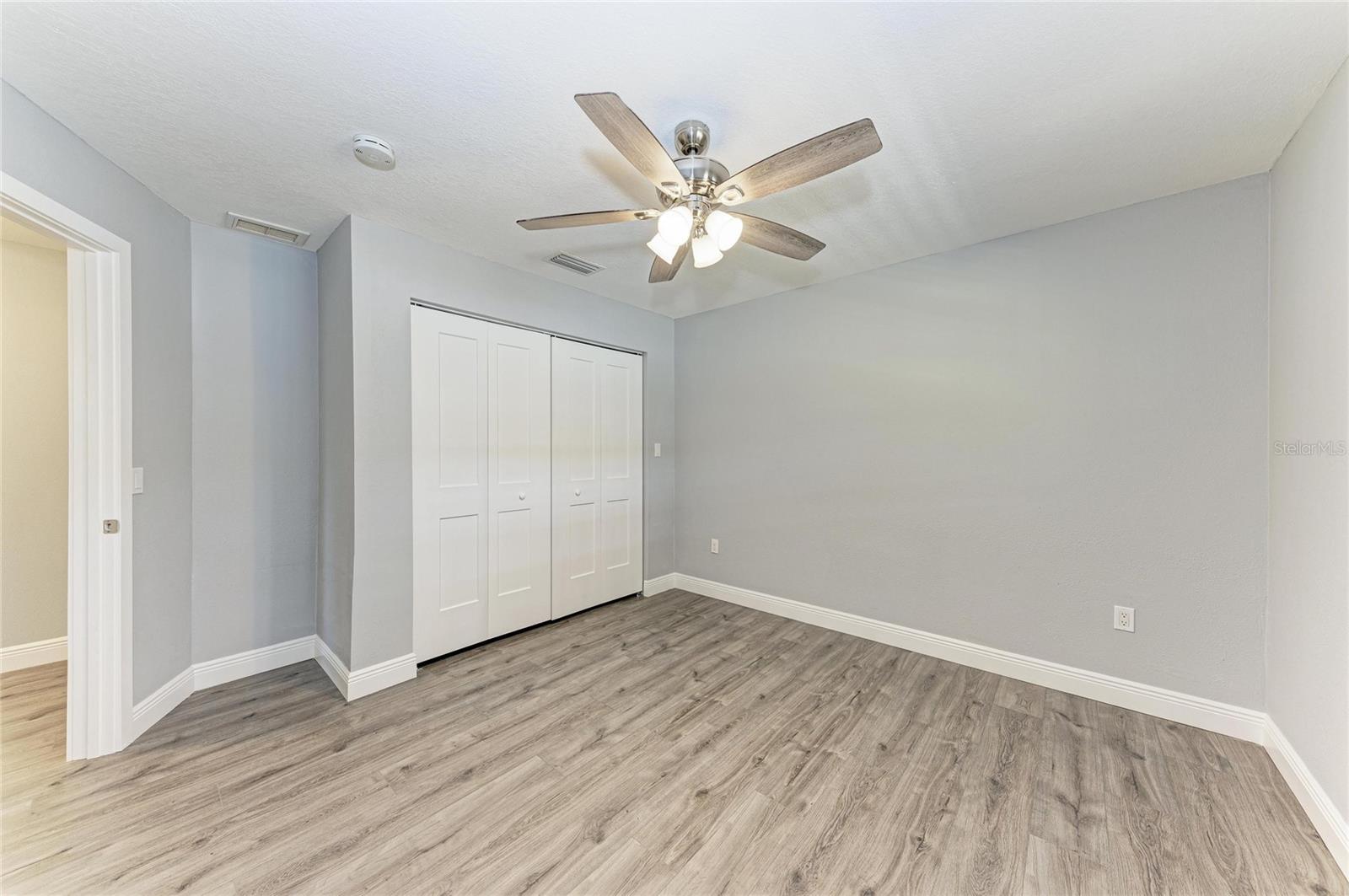 Image 28 of 43 For 2401 10th Street W