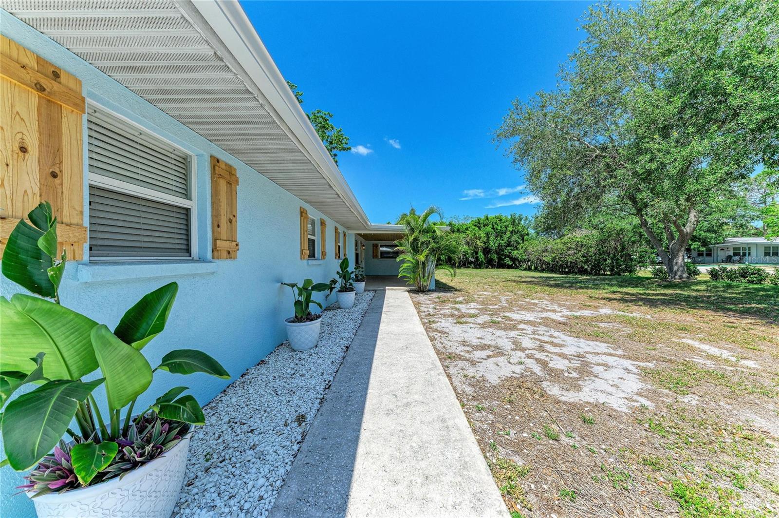 Image 3 of 43 For 2401 10th Street W