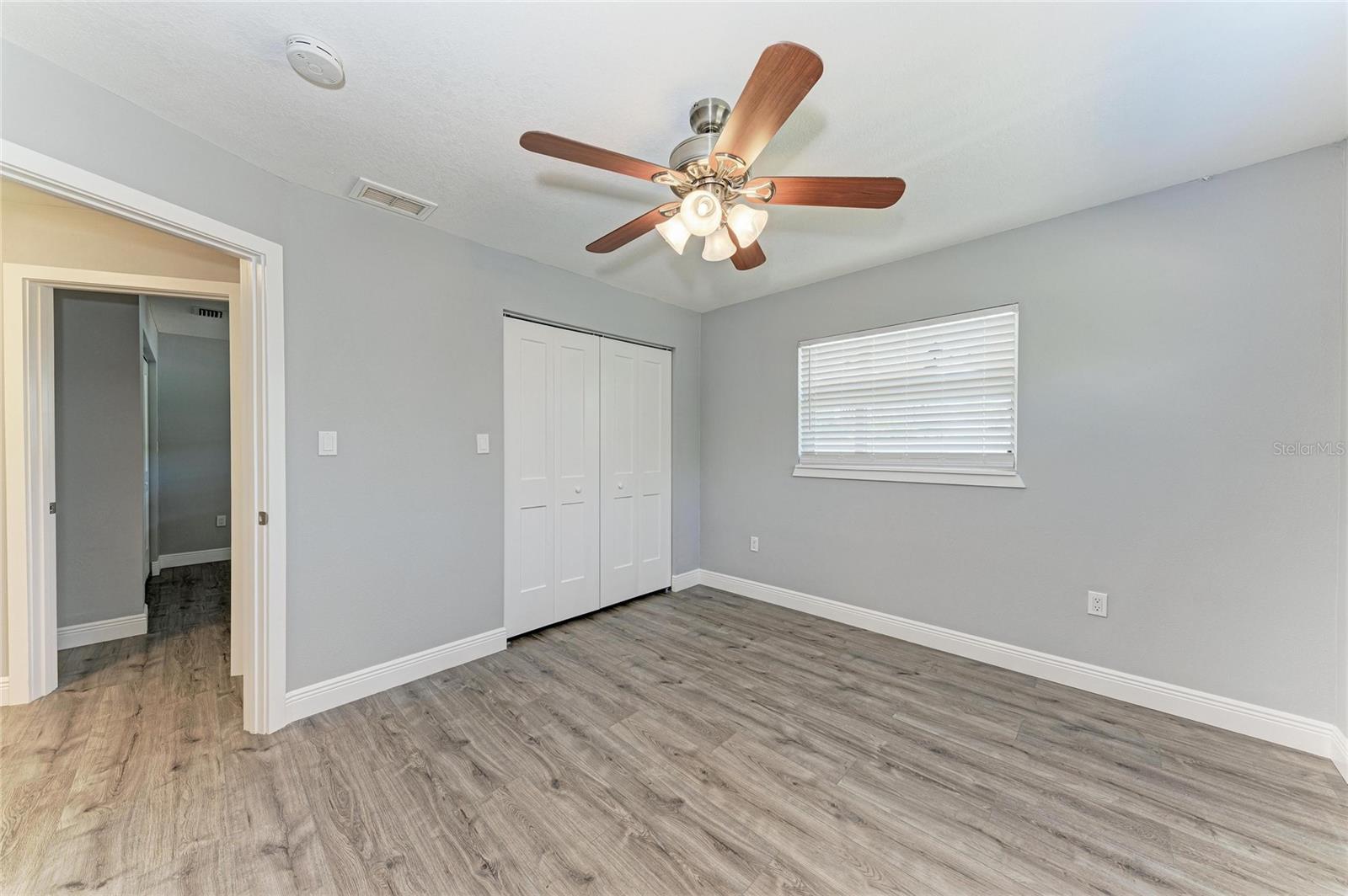 Image 31 of 43 For 2401 10th Street W