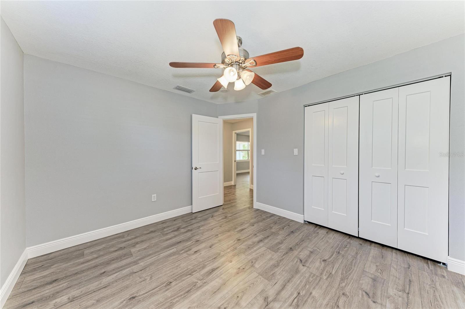 Image 32 of 43 For 2401 10th Street W