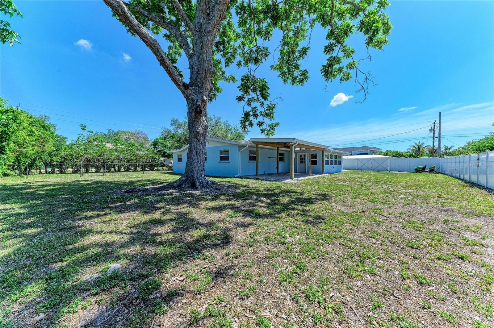 Image 39 of 43 For 2401 10th Street W