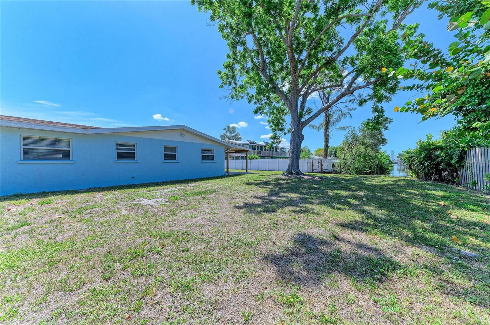 Image 40 of 43 For 2401 10th Street W