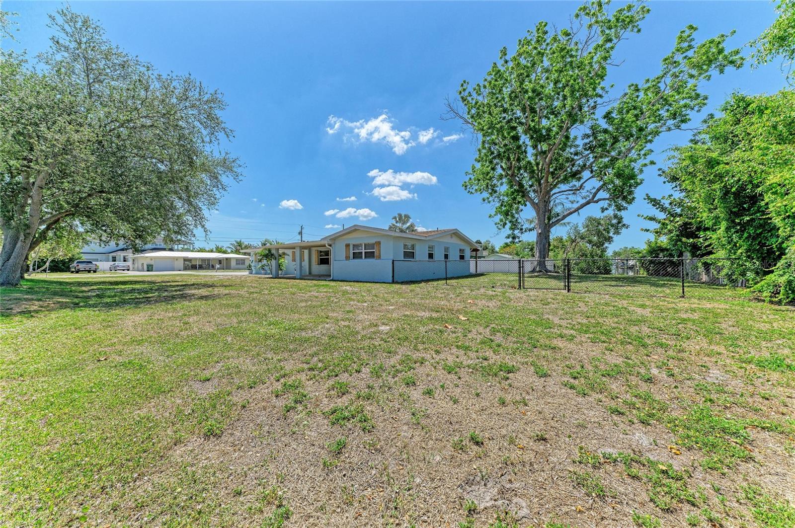 Image 42 of 43 For 2401 10th Street W