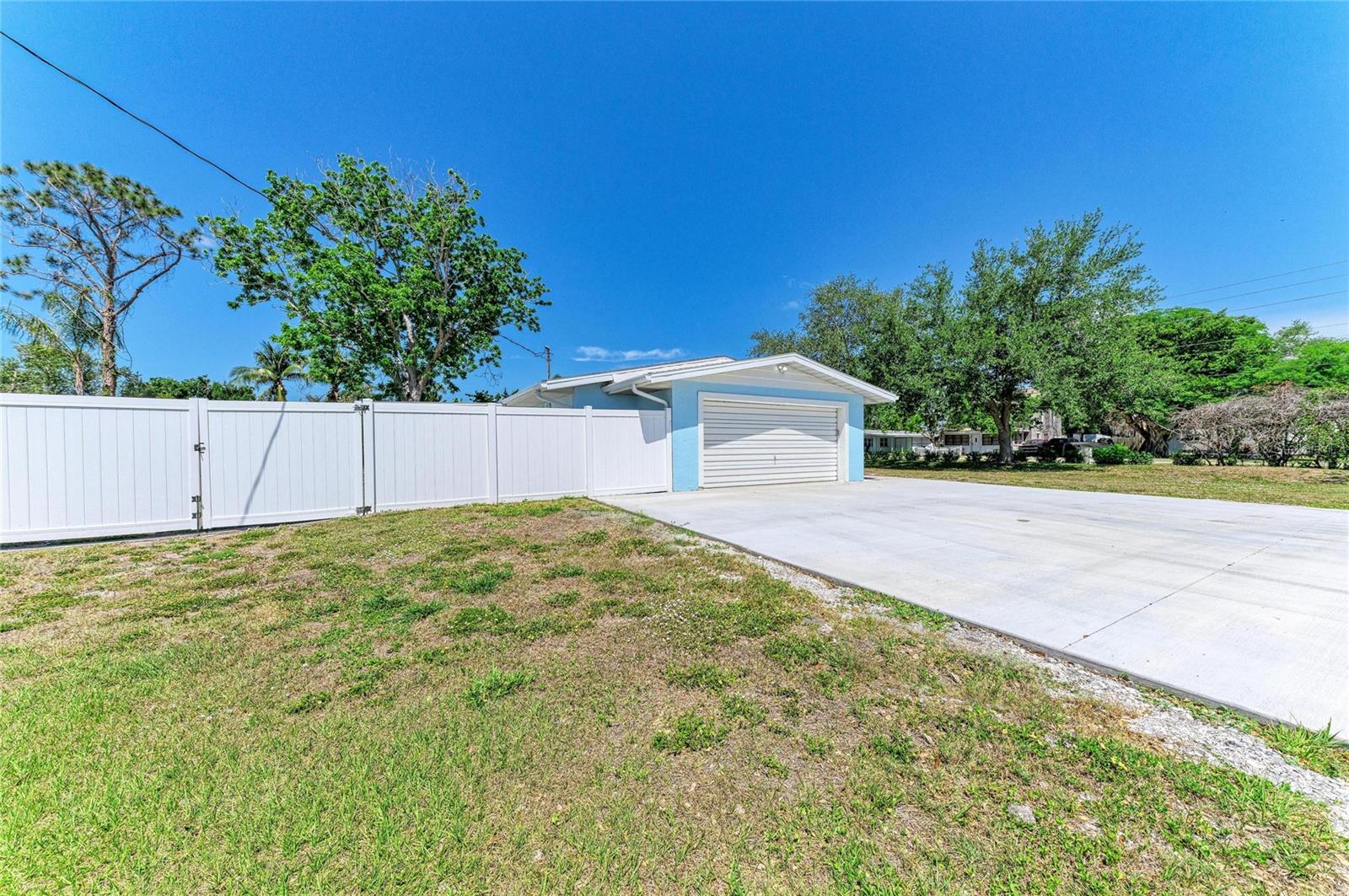 Image 43 of 43 For 2401 10th Street W