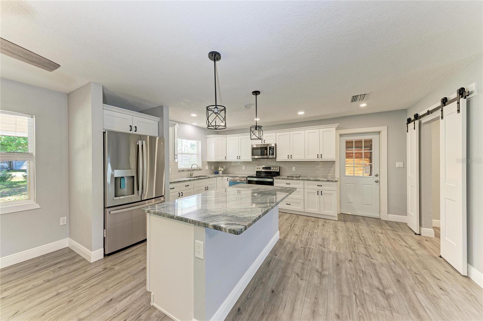 Image 9 of 43 For 2401 10th Street W