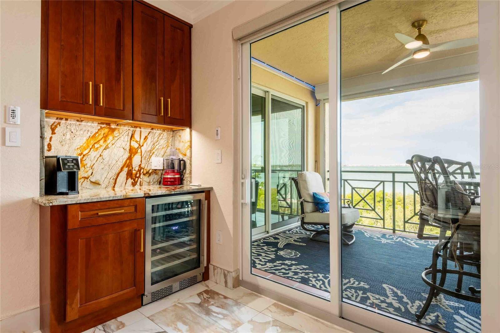 Image 10 of 43 For 4737 Dolphin Cay Lane S 407