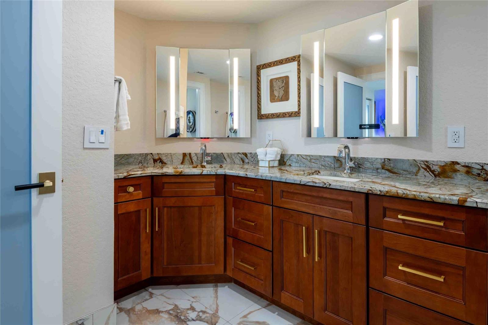 Image 18 of 43 For 4737 Dolphin Cay Lane S 407