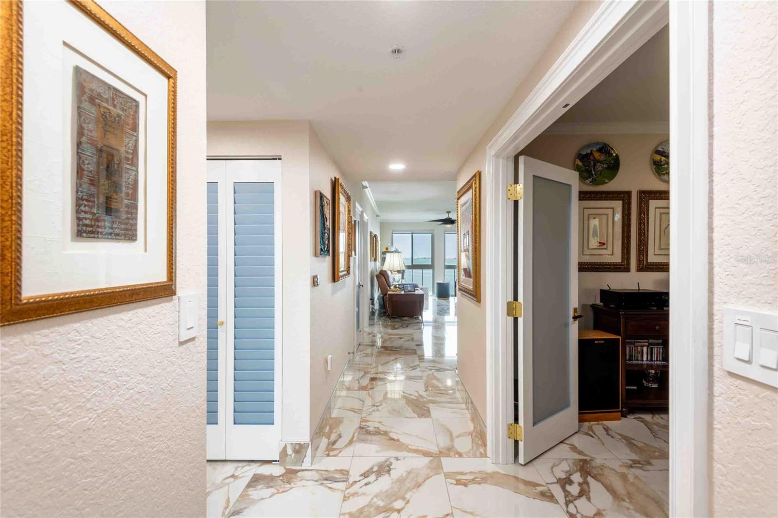 Image 24 of 43 For 4737 Dolphin Cay Lane S 407