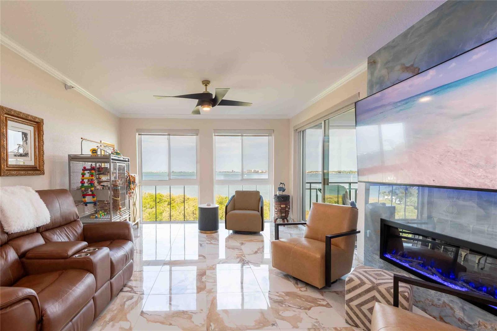 Image 3 of 43 For 4737 Dolphin Cay Lane S 407