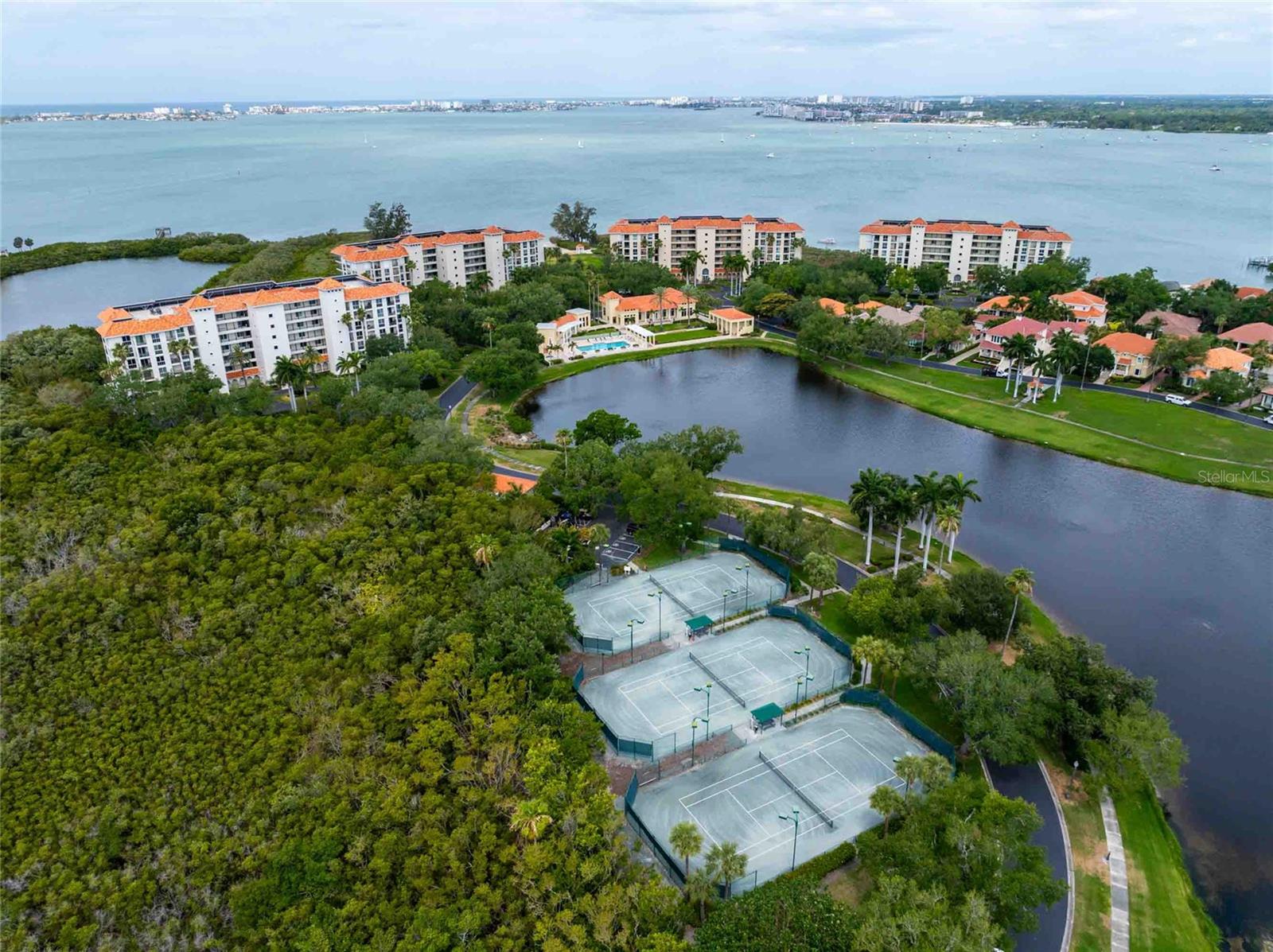 Image 37 of 43 For 4737 Dolphin Cay Lane S 407