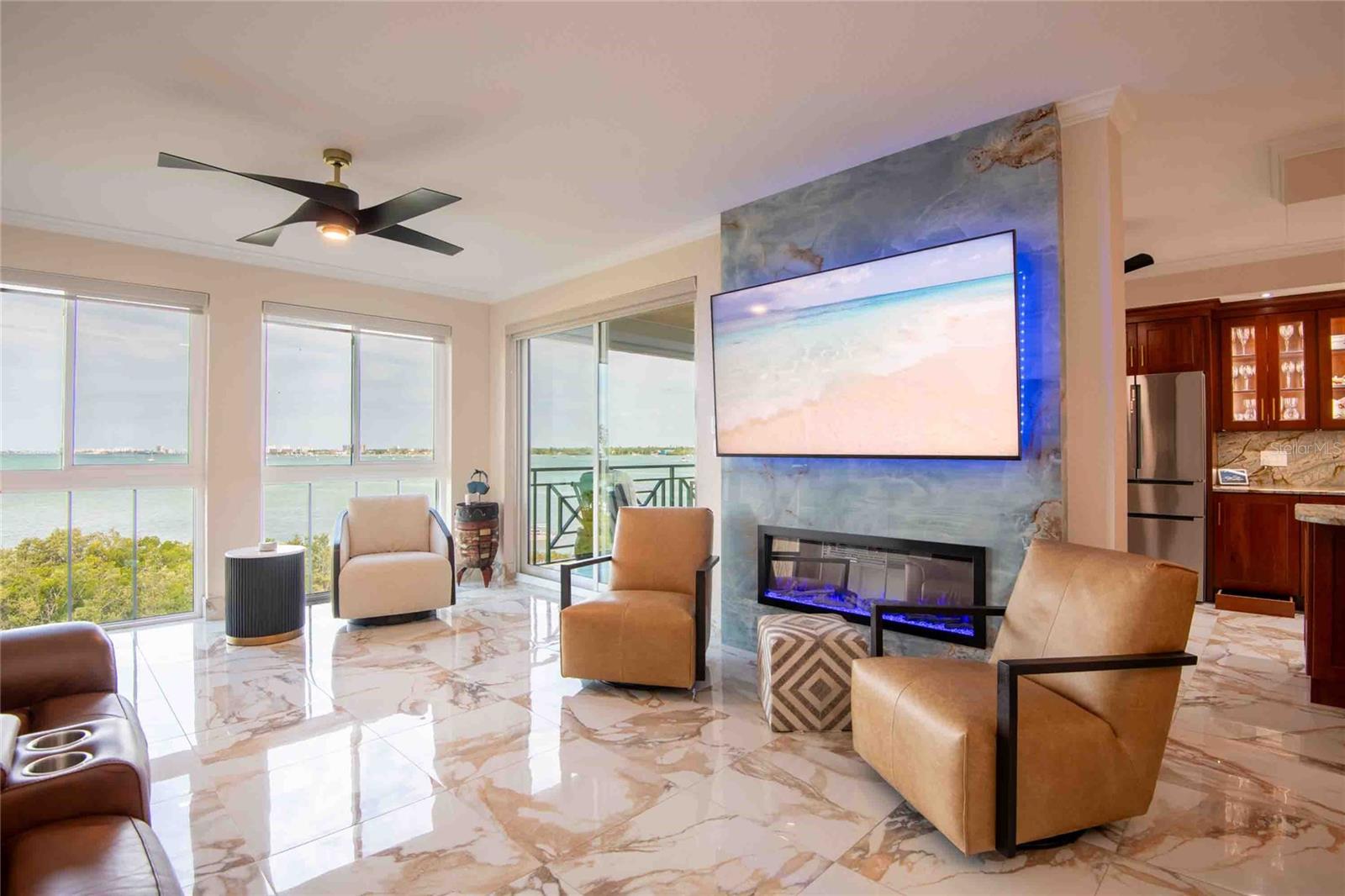Image 5 of 43 For 4737 Dolphin Cay Lane S 407