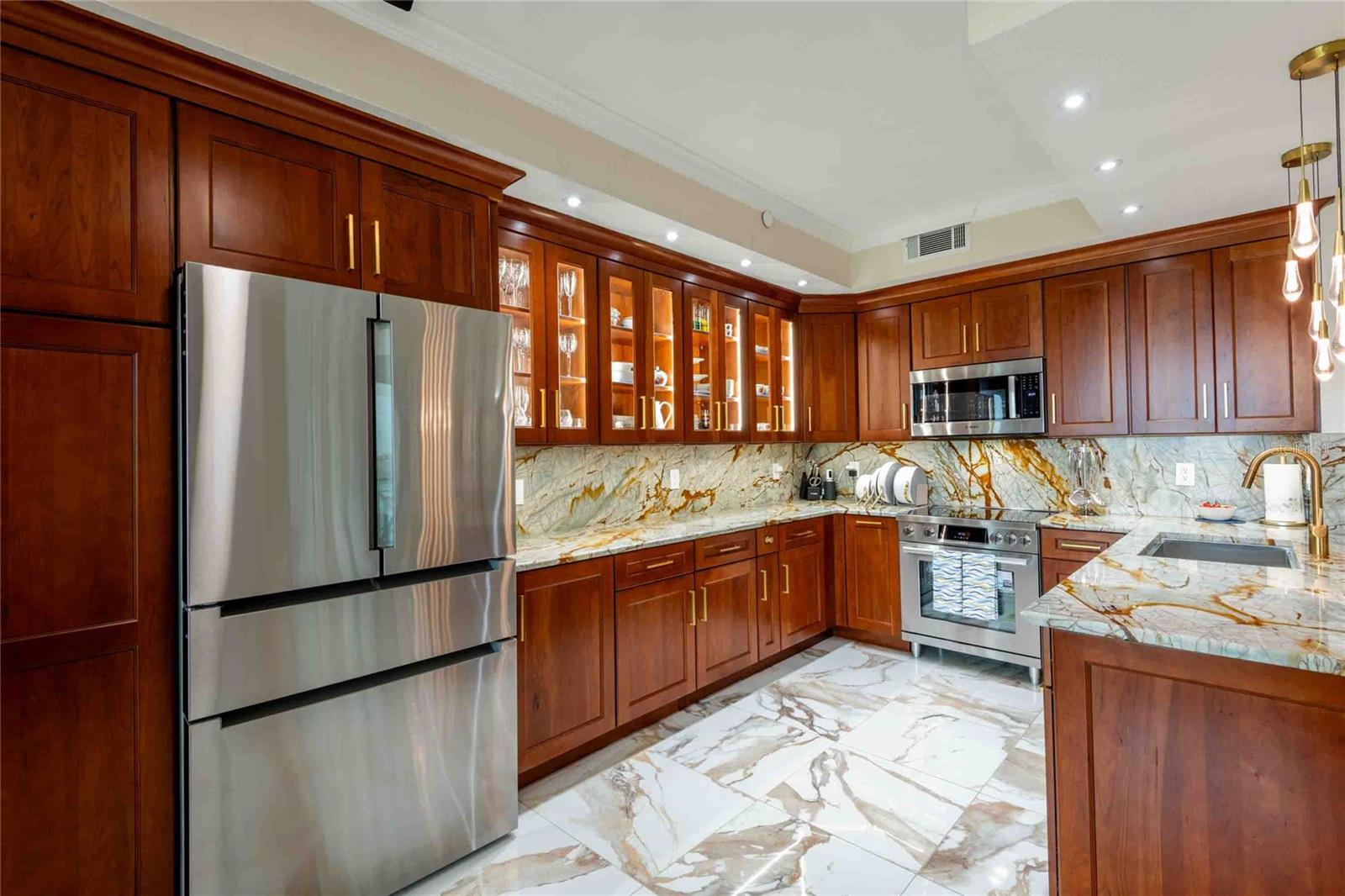 Image 7 of 43 For 4737 Dolphin Cay Lane S 407