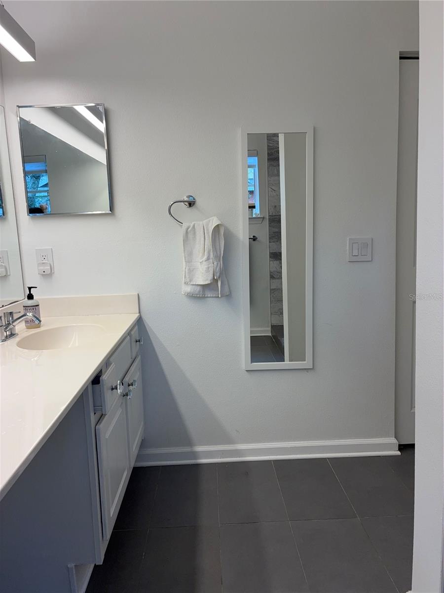 Image 8 of 11 For 4207 Dale Mabry Highway 5303