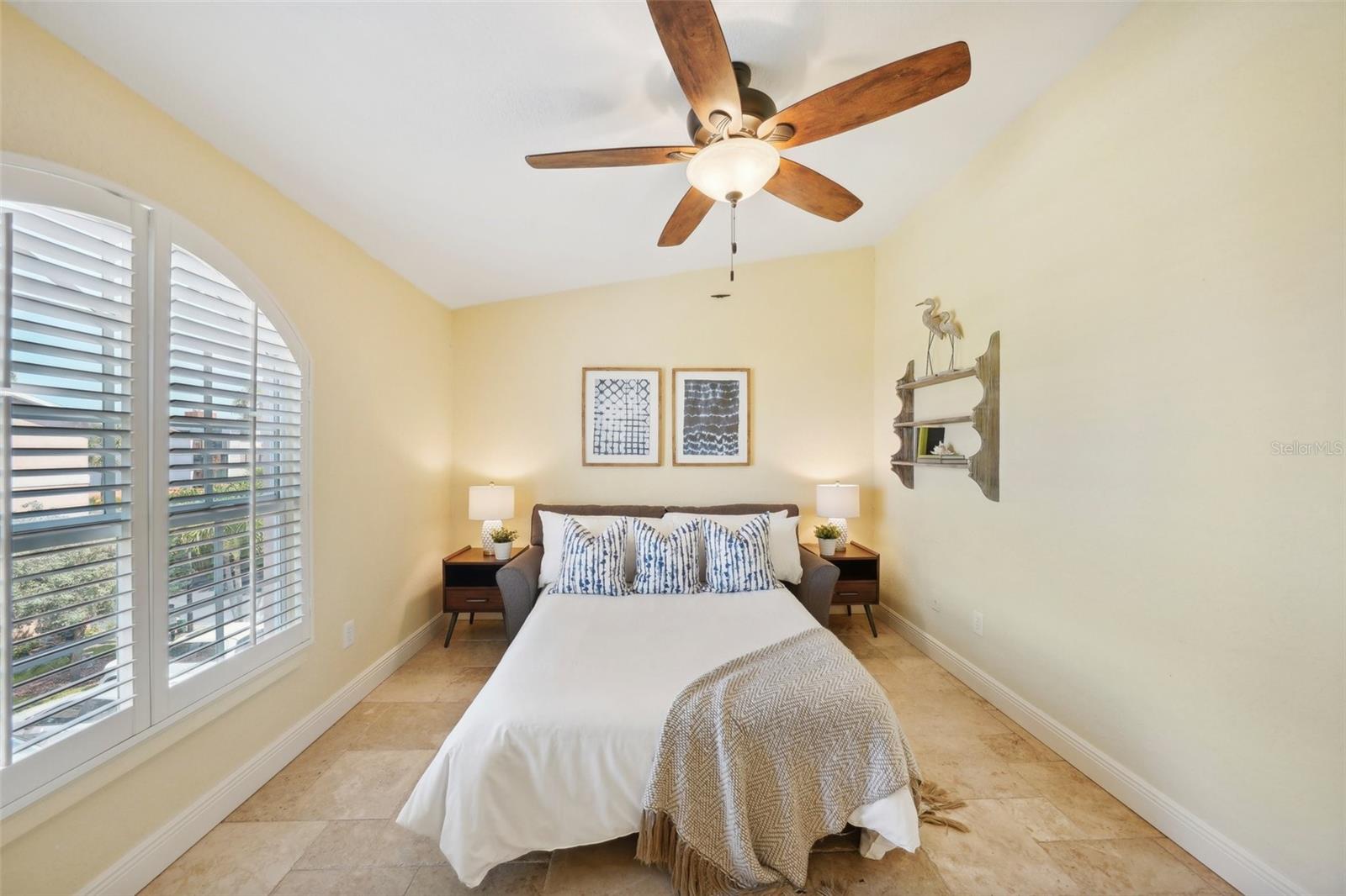 Image 19 of 57 For 637 Pinellas Bayway  105
