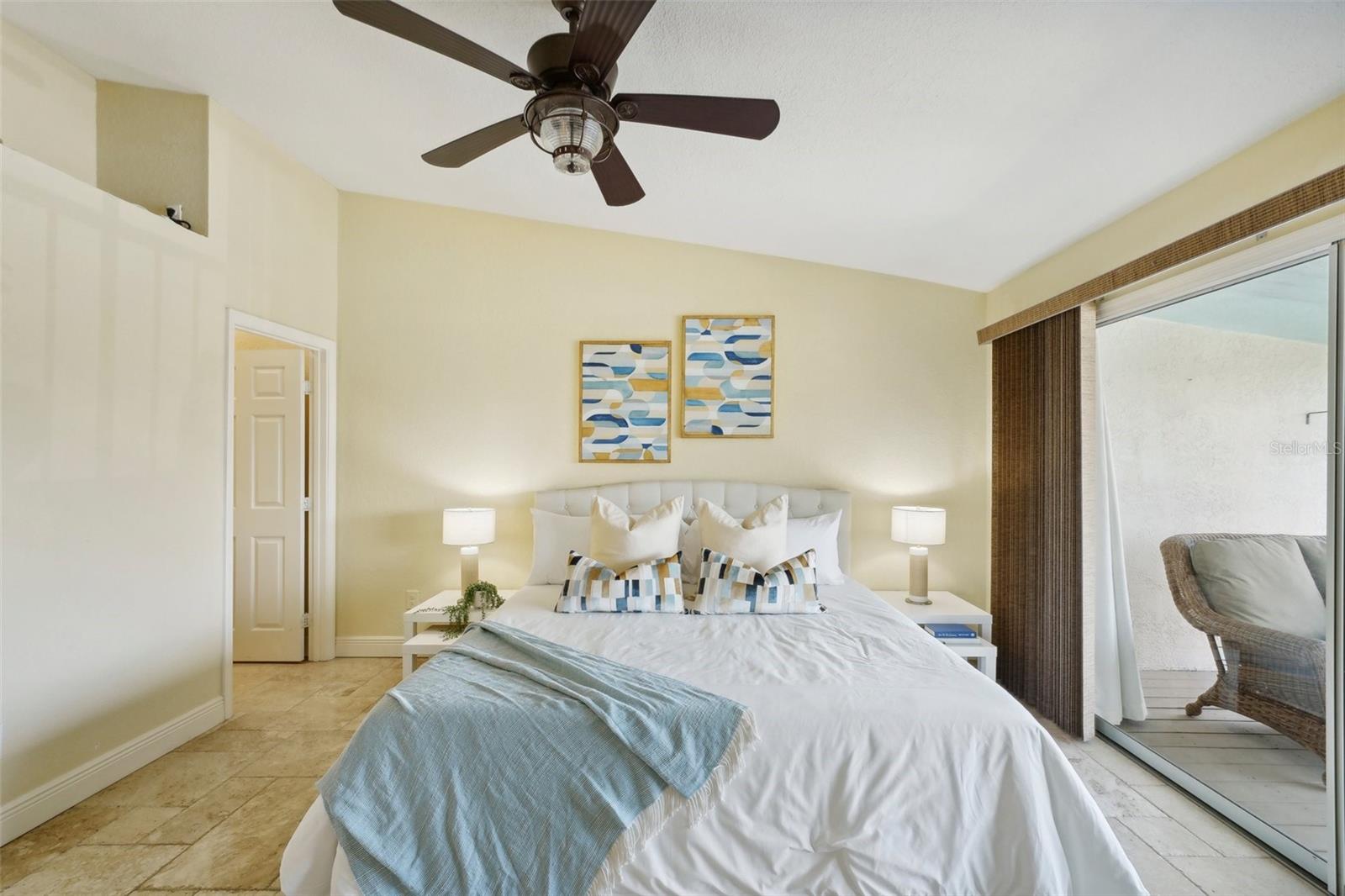 Image 24 of 57 For 637 Pinellas Bayway  105