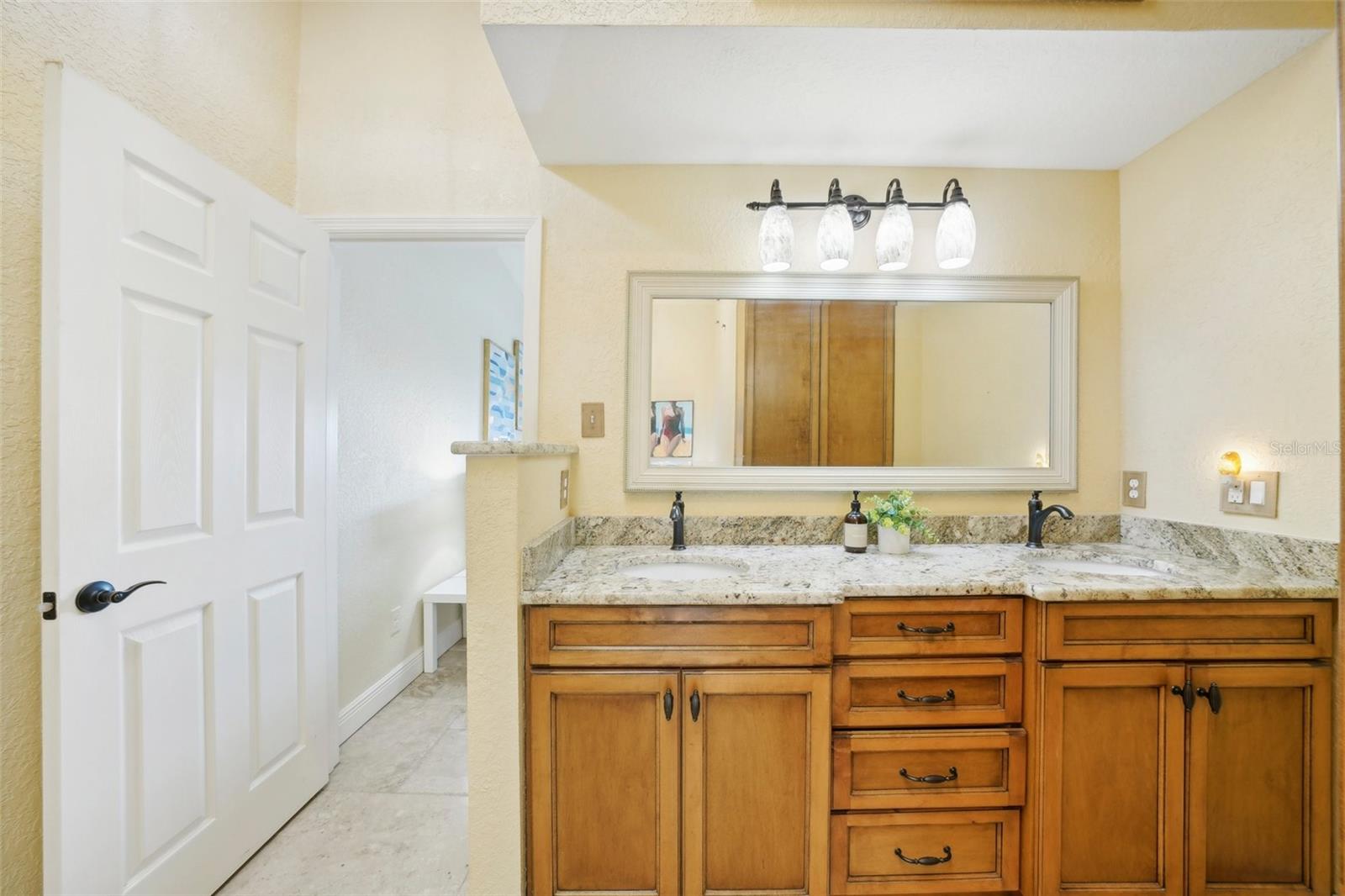 Image 30 of 57 For 637 Pinellas Bayway  105