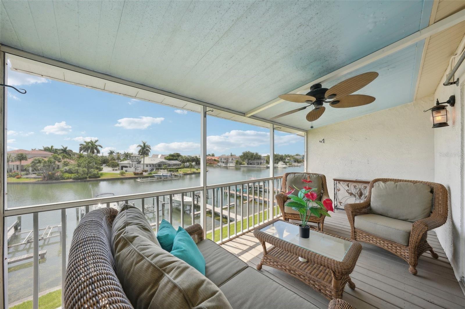 Image 31 of 57 For 637 Pinellas Bayway  105