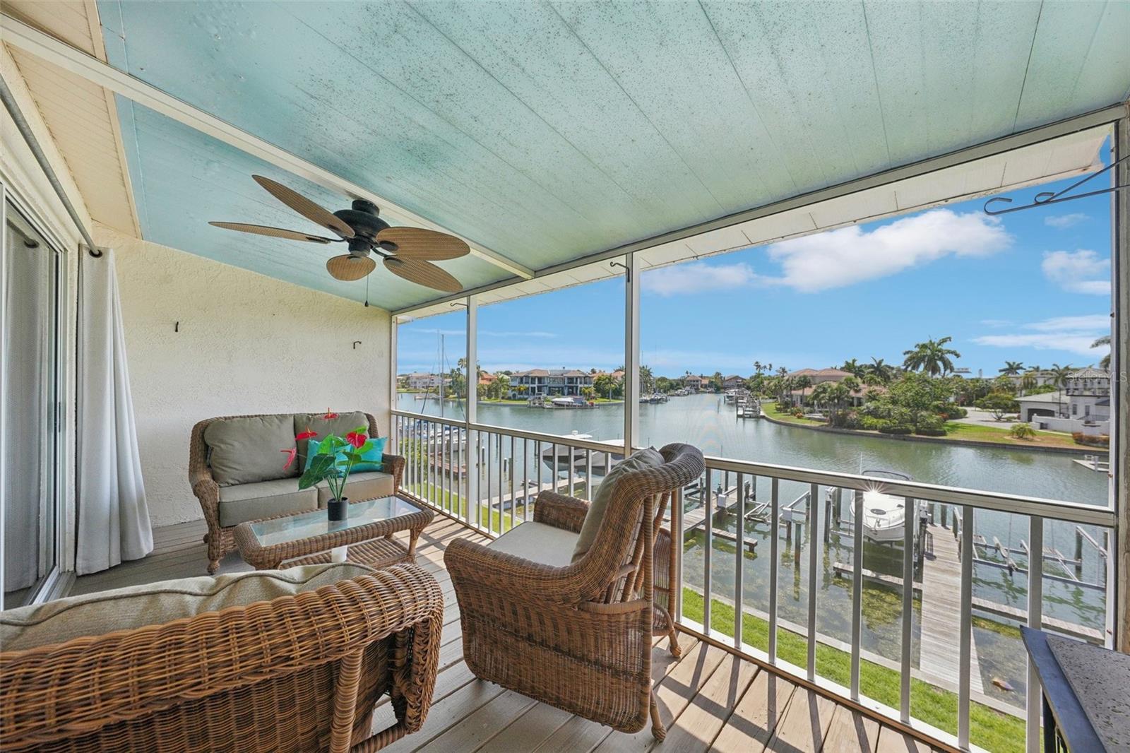 Image 32 of 57 For 637 Pinellas Bayway  105
