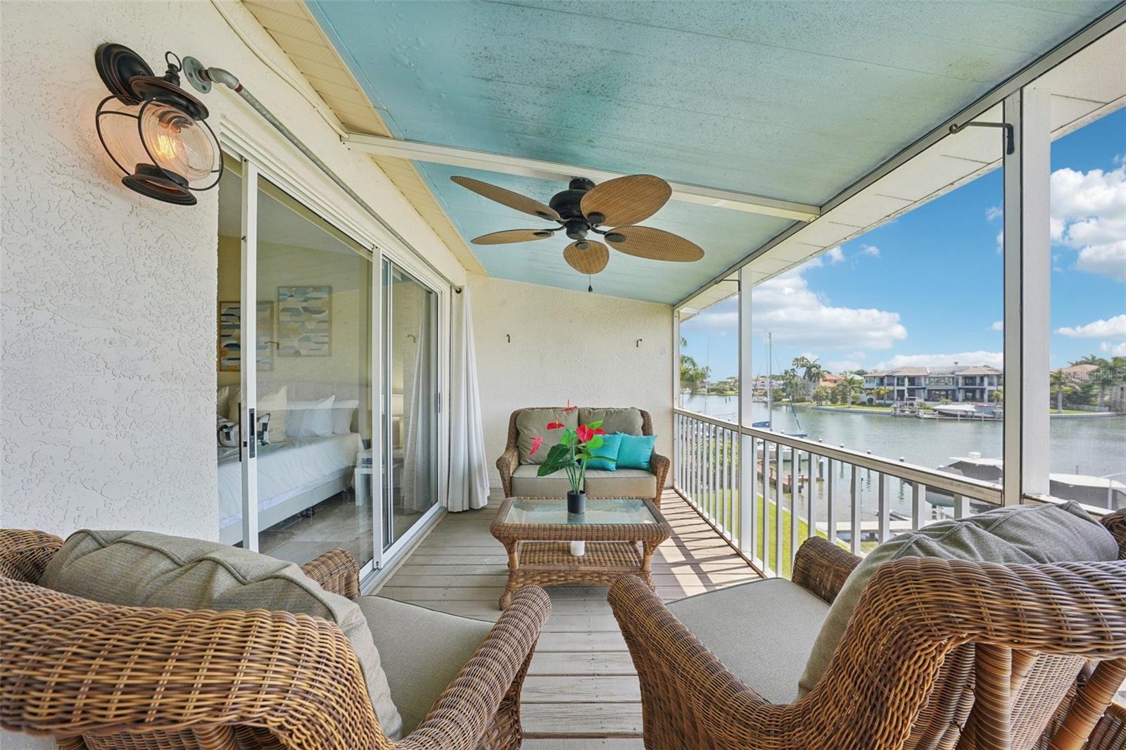 Image 33 of 57 For 637 Pinellas Bayway  105