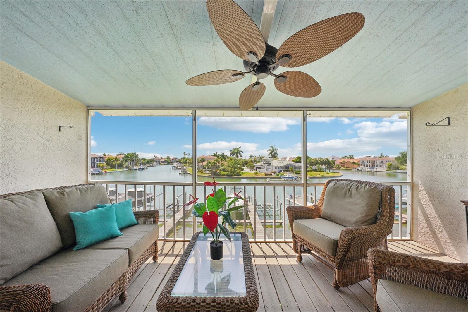 Image 34 of 57 For 637 Pinellas Bayway  105