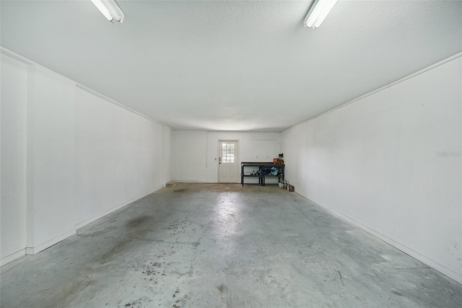 Image 37 of 57 For 637 Pinellas Bayway  105