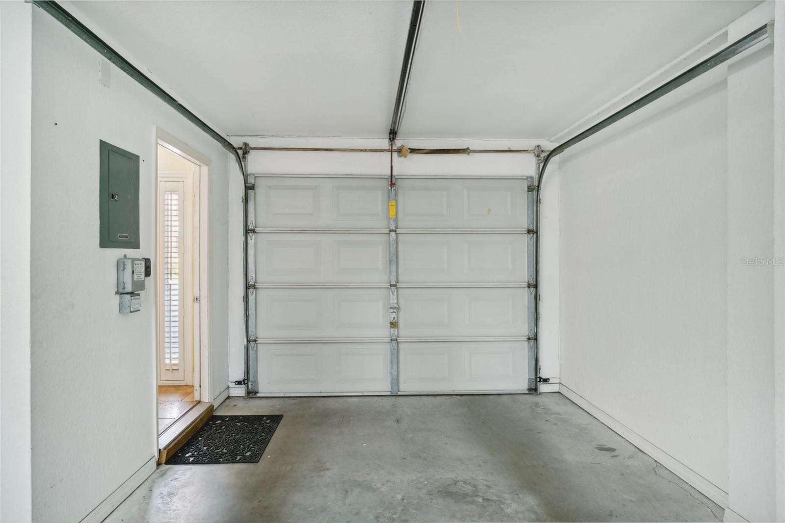 Image 38 of 57 For 637 Pinellas Bayway  105