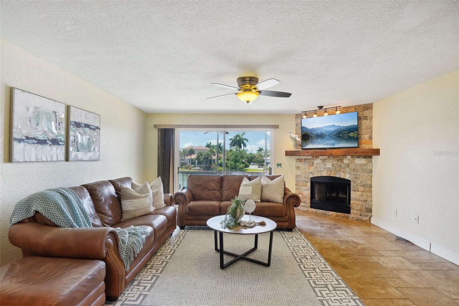 Image 4 of 57 For 637 Pinellas Bayway  105