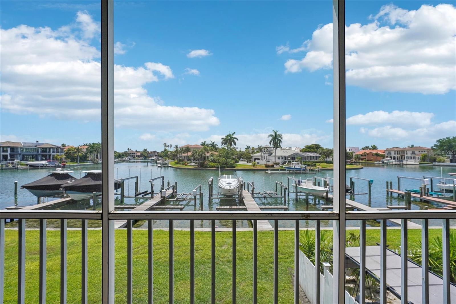 Image 42 of 57 For 637 Pinellas Bayway  105