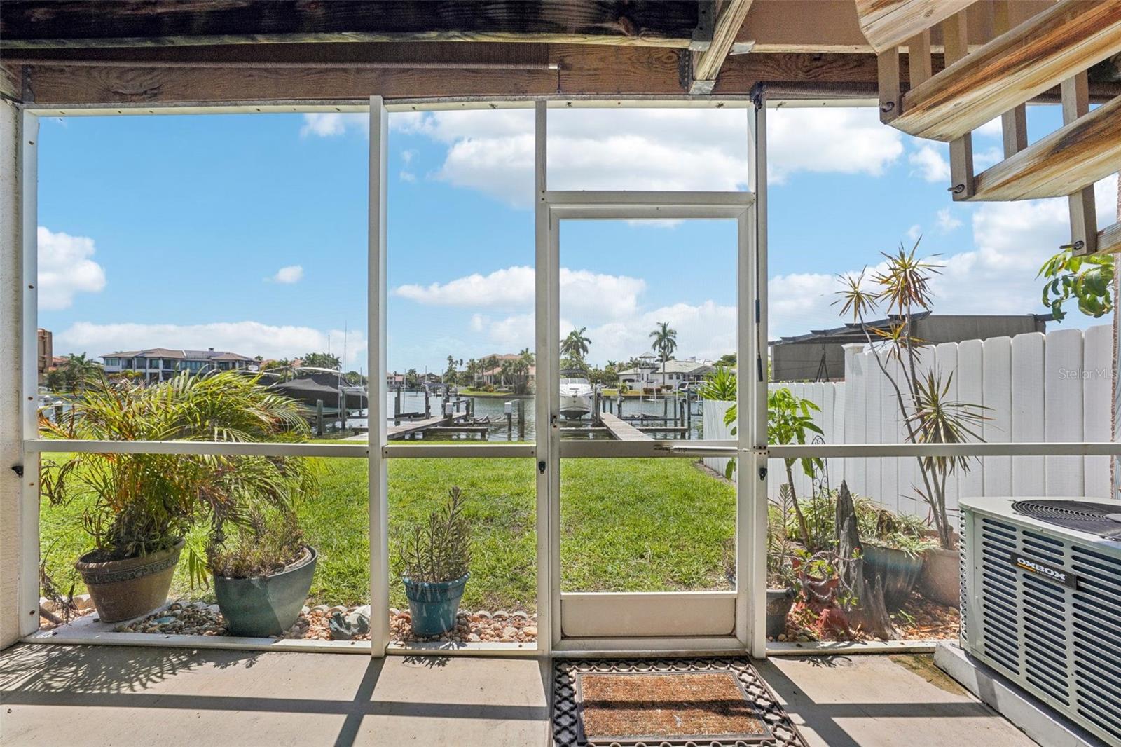 Image 44 of 57 For 637 Pinellas Bayway  105