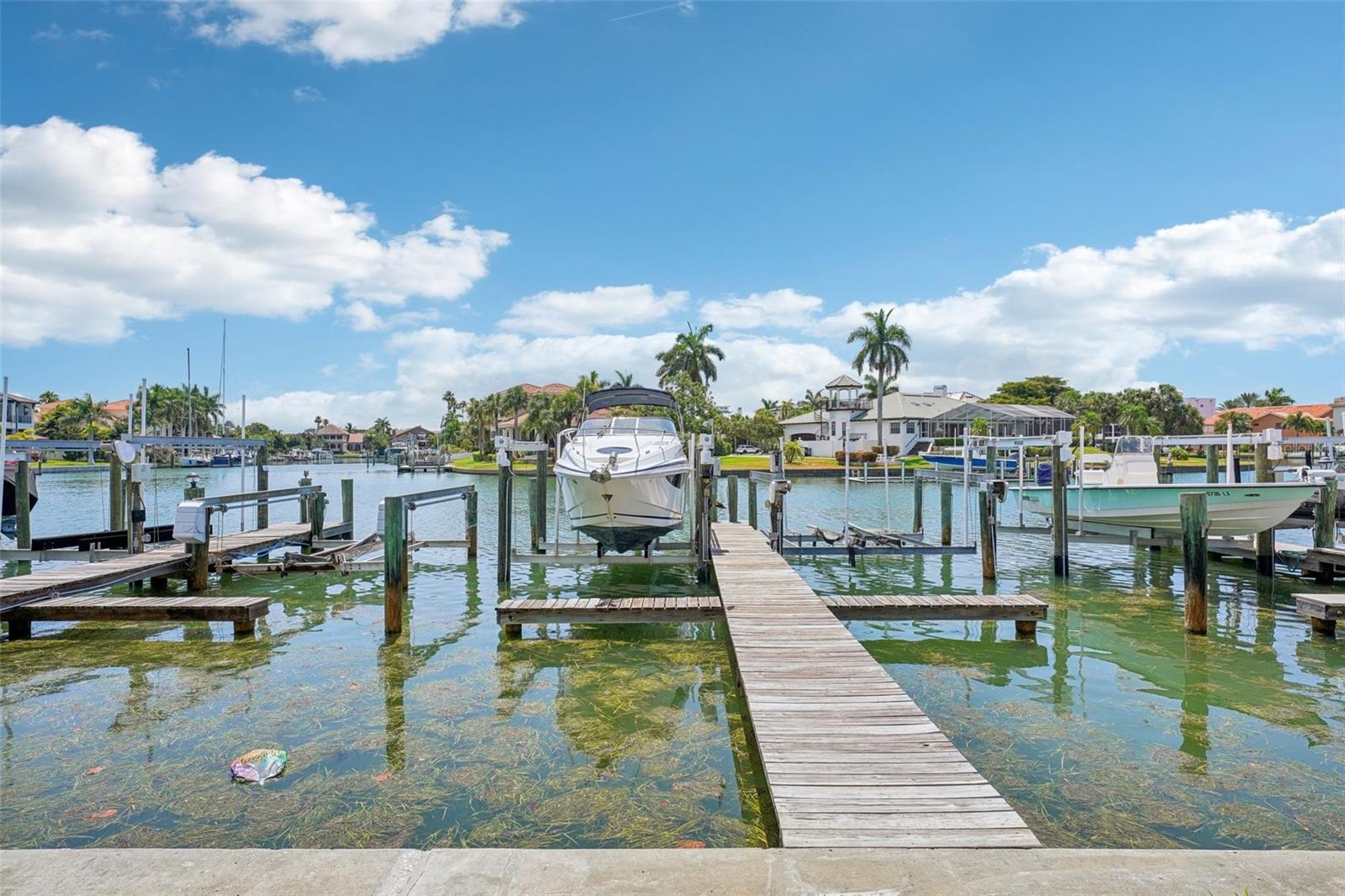 Image 45 of 57 For 637 Pinellas Bayway  105