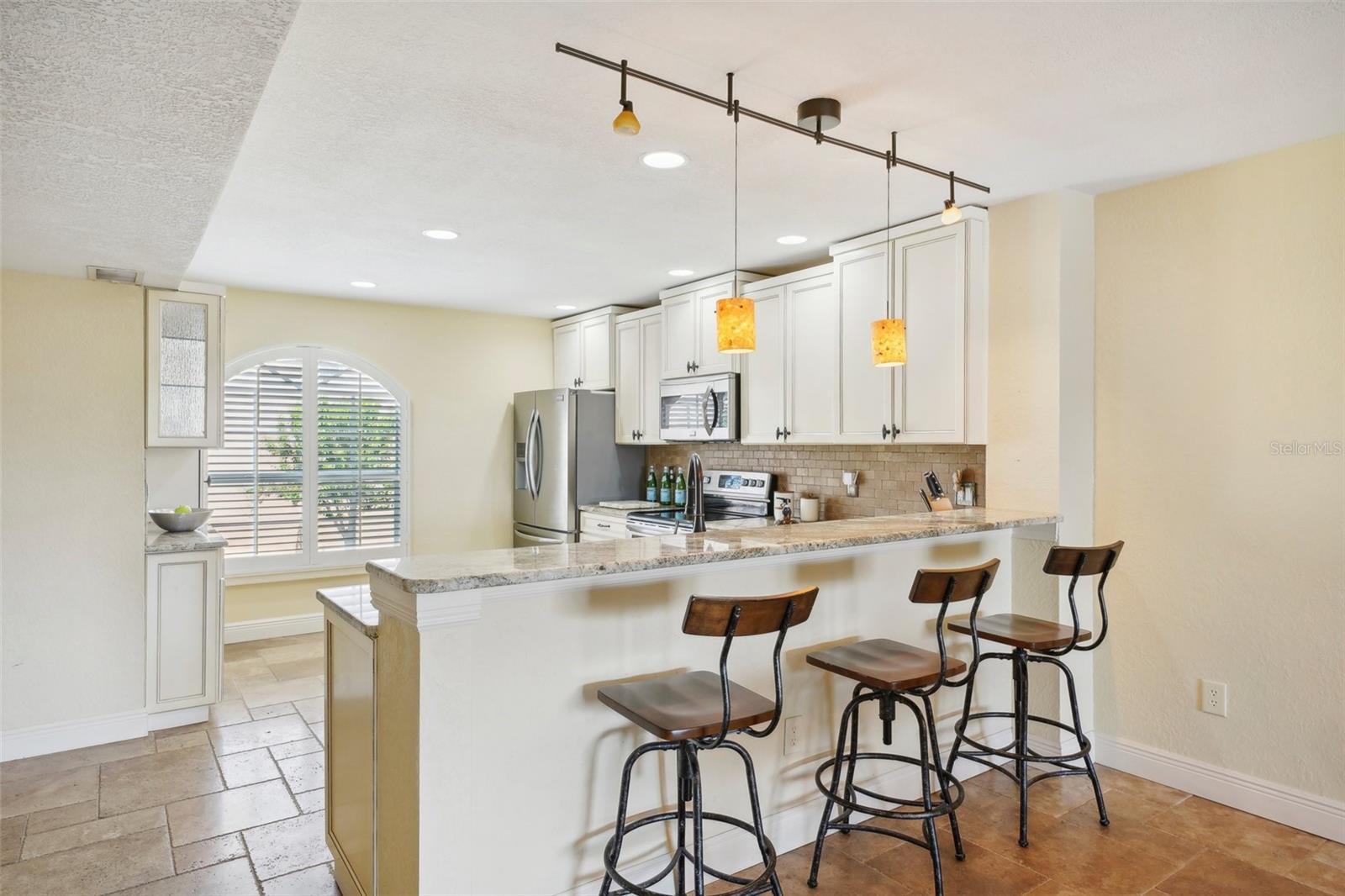 Image 5 of 57 For 637 Pinellas Bayway  105