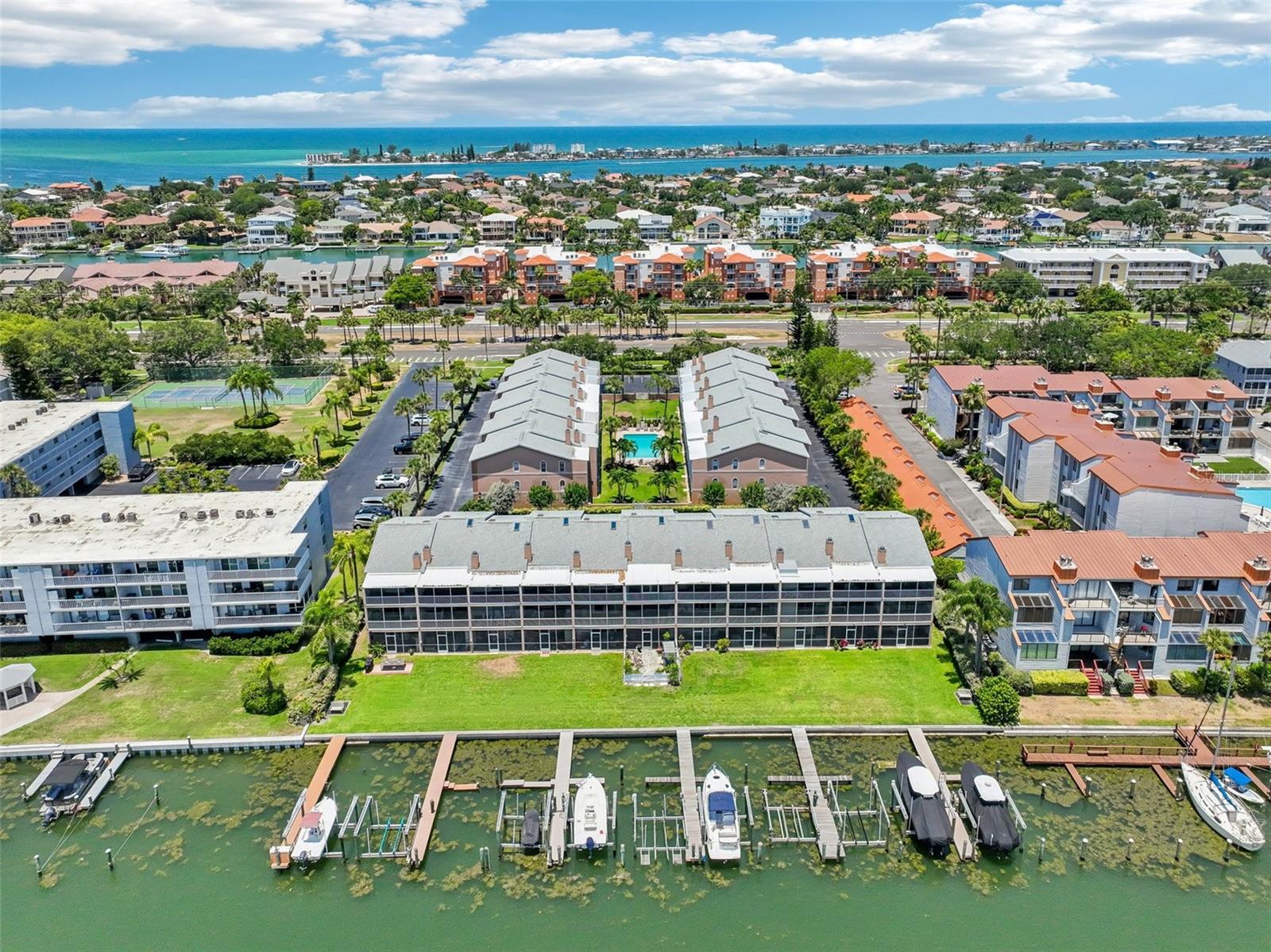 Image 50 of 57 For 637 Pinellas Bayway  105
