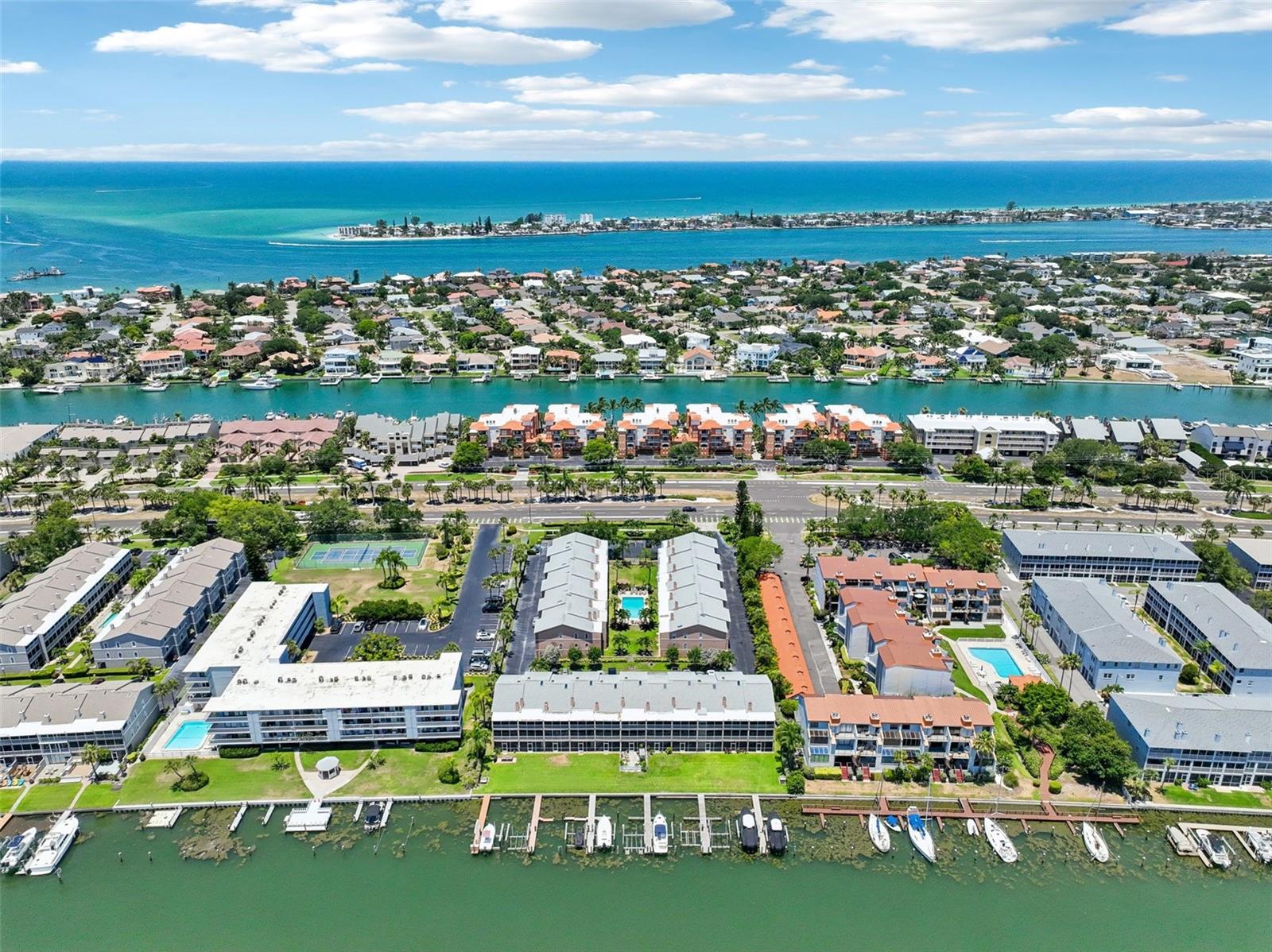 Image 52 of 57 For 637 Pinellas Bayway  105