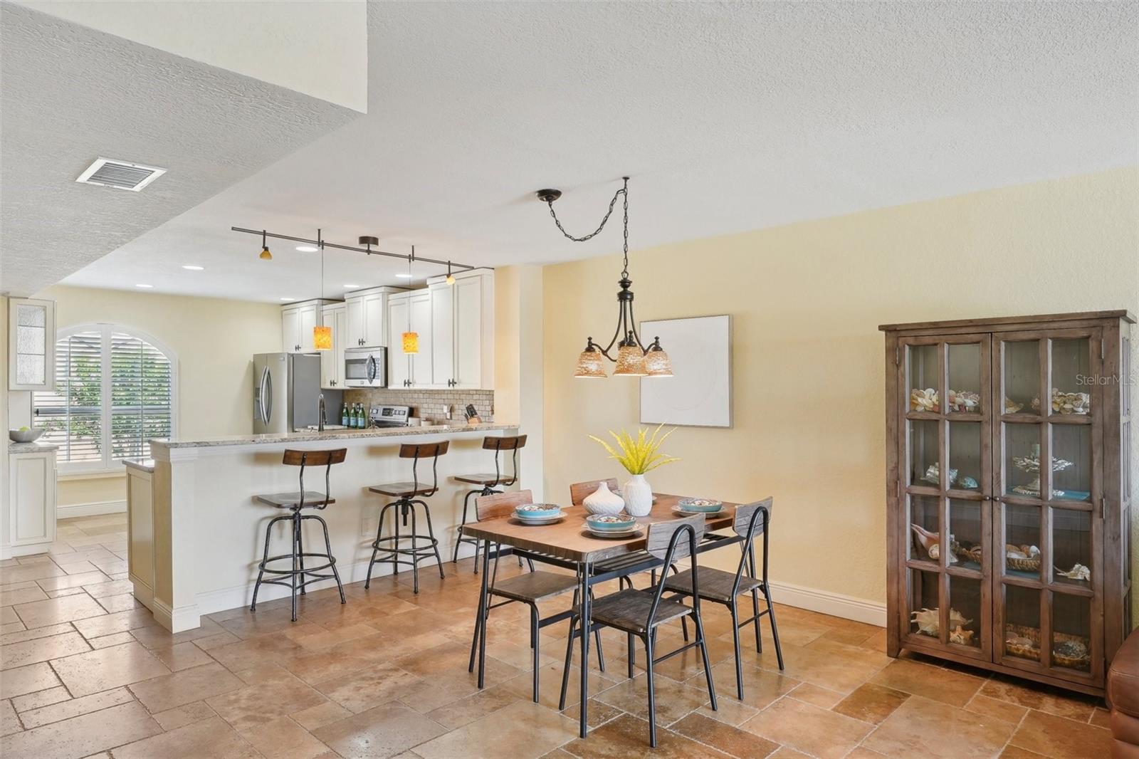 Image 6 of 57 For 637 Pinellas Bayway  105