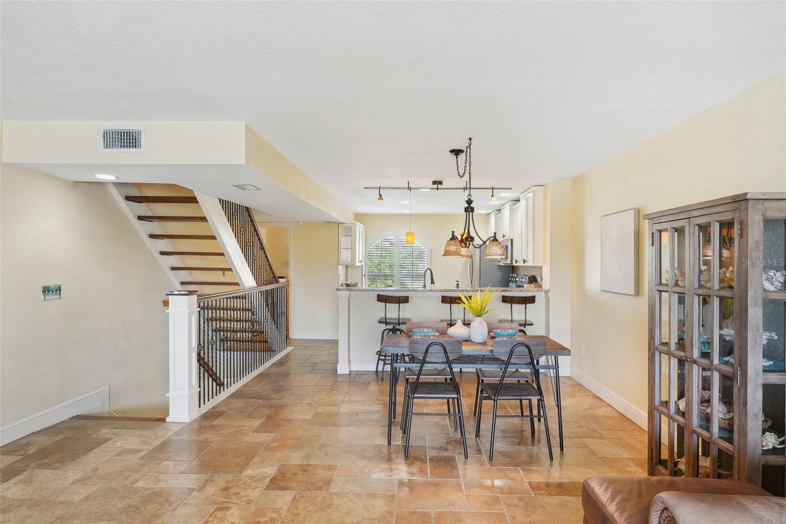 Image 7 of 57 For 637 Pinellas Bayway  105