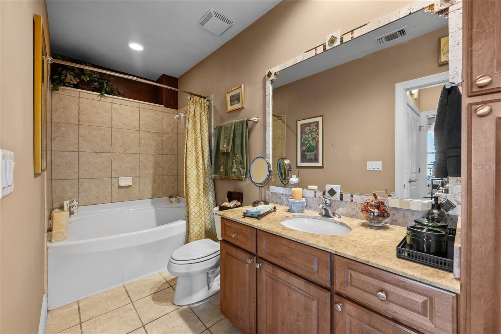 Image 14 of 27 For 275 Bayshore Boulevard 1006