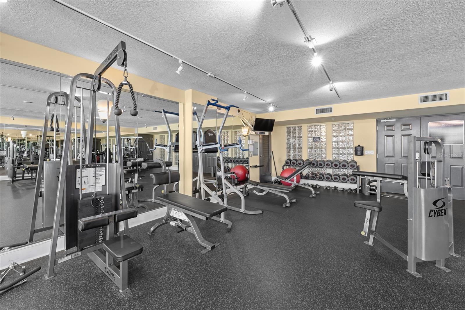 Image 25 of 27 For 275 Bayshore Boulevard 1006