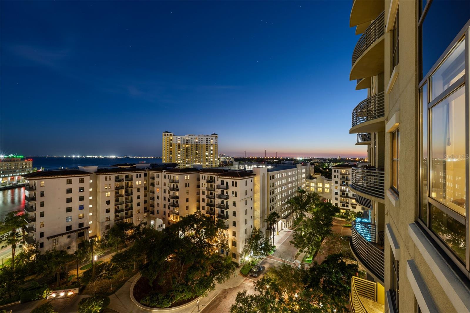 Image 3 of 27 For 275 Bayshore Boulevard 1006