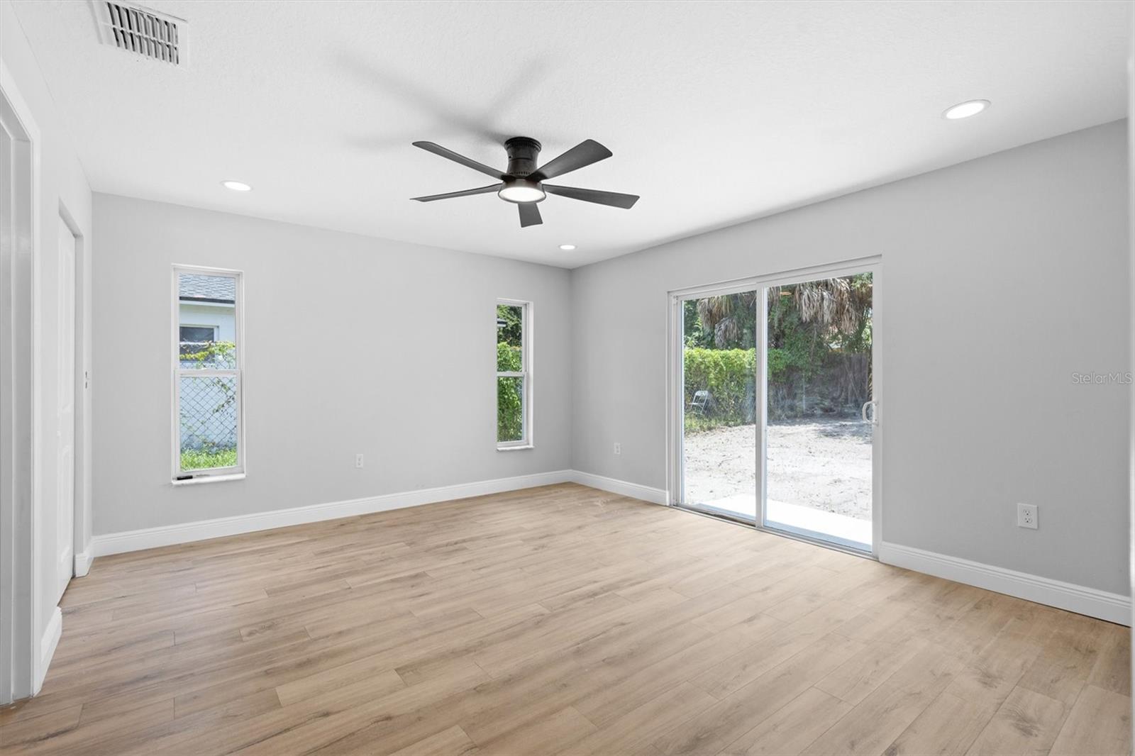 Image 6 of 11 For 2015 Seward Street