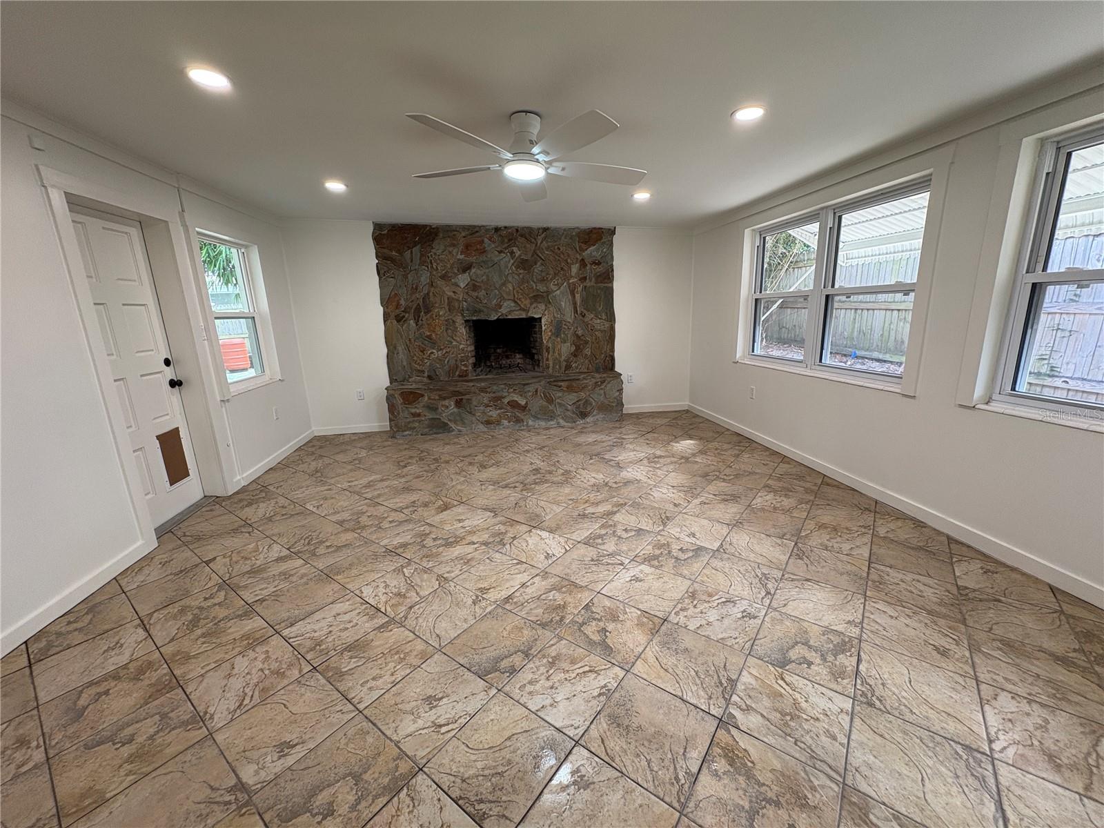 Image 14 of 16 For 1140 3rd Street N