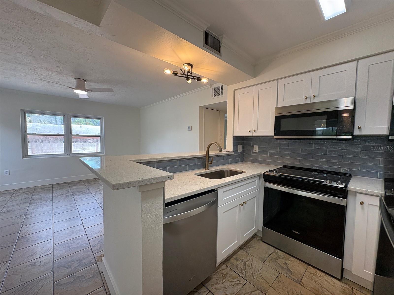 Image 3 of 16 For 1140 3rd Street N